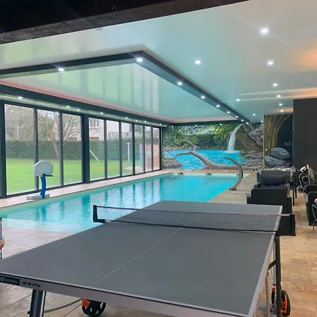 Logement 4 Personnes Avec Piscine Interieure 31 Degres Zoo De La Fleche 24 H Du Mans Exterior photo